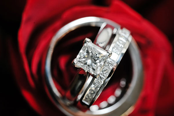 Solitaire Engagement Ring & Wedding Bands