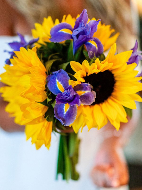 Sunflower bouquet for wedding