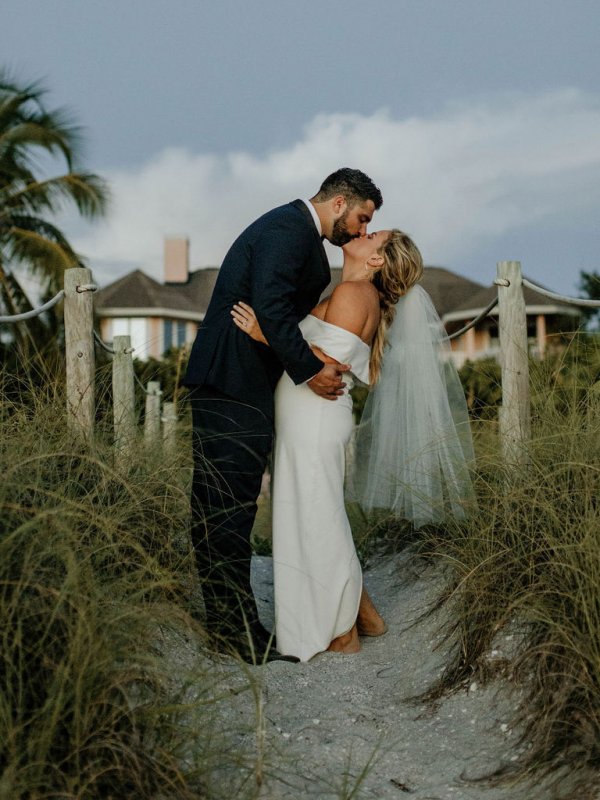 Beach Bliss: Alison & Colby on The Beaches of Fort Myers & Sanibel