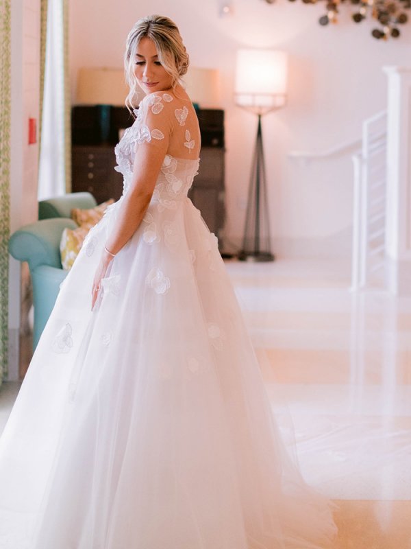 Floral wedding gown by Oscar de la Renta