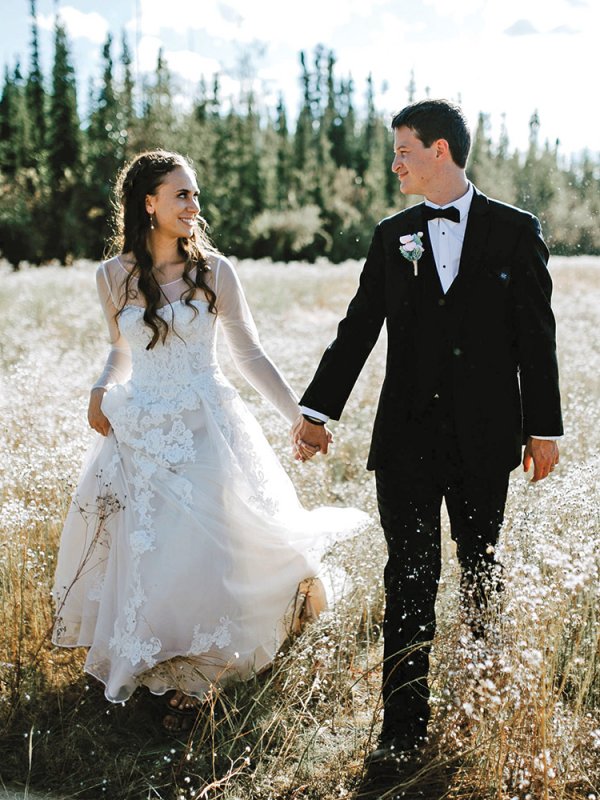 Woodland Retreat: Robin & Cole in Fairbanks, AK