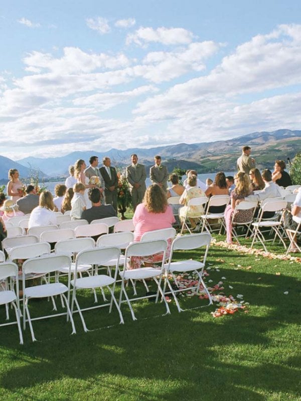 Vineyard Vows: Sarah & Chris in Lake Chelan, WA