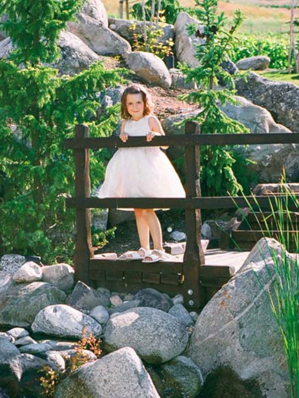 Vineyard Vows: Sarah & Chris in Lake Chelan, WA