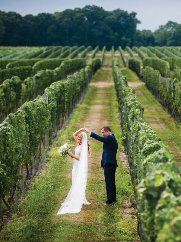 Vineyard Fairytale: Natalie & Rich in Cutchogue, NY