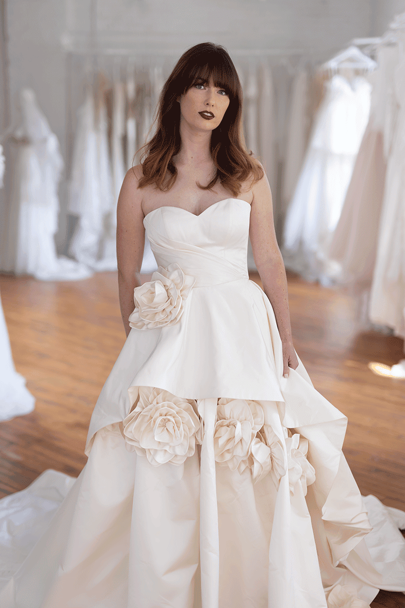 What She Might Wear: Taylor Swift Wedding Gown Predictions - Bridal Guide What She Might Wear: Taylor Swift Wedding Gown Predictions - Bridal Guide